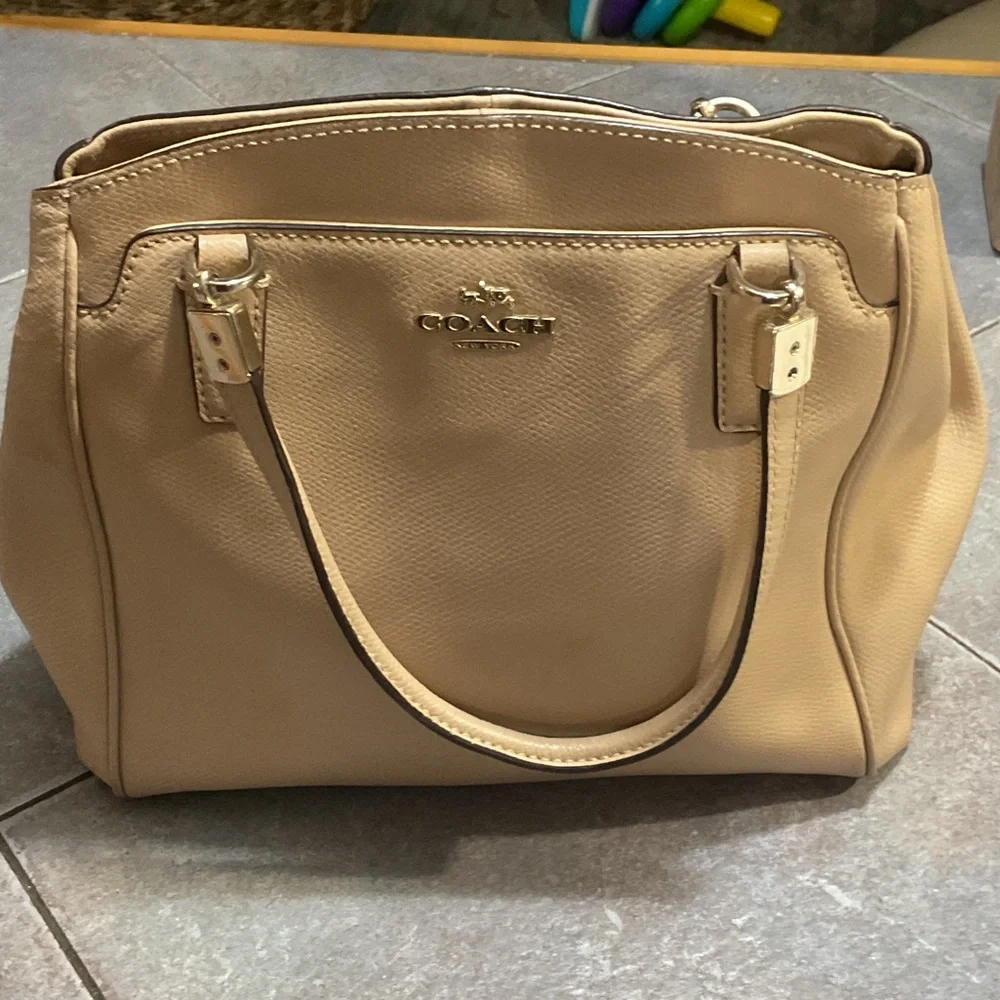 Coach Beige Leather Shoulder Bag